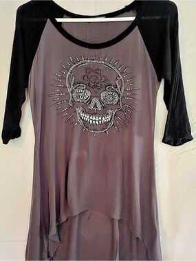 Hot Topic Black & Gray Studded Skull High-Low Tunic